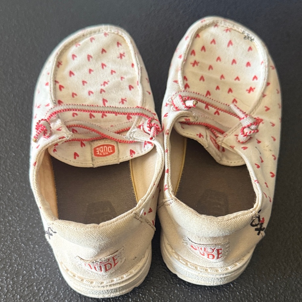 Hey Dude Kids Moccasins - Cream with Red Accents